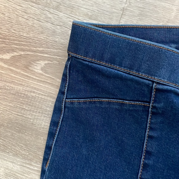 Jeans - Picture 2 of 4